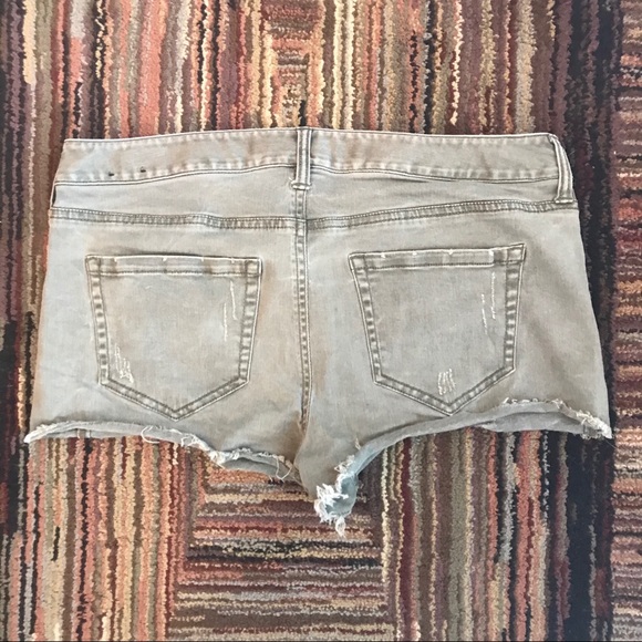 Express Shorts - Picture 2 of 4